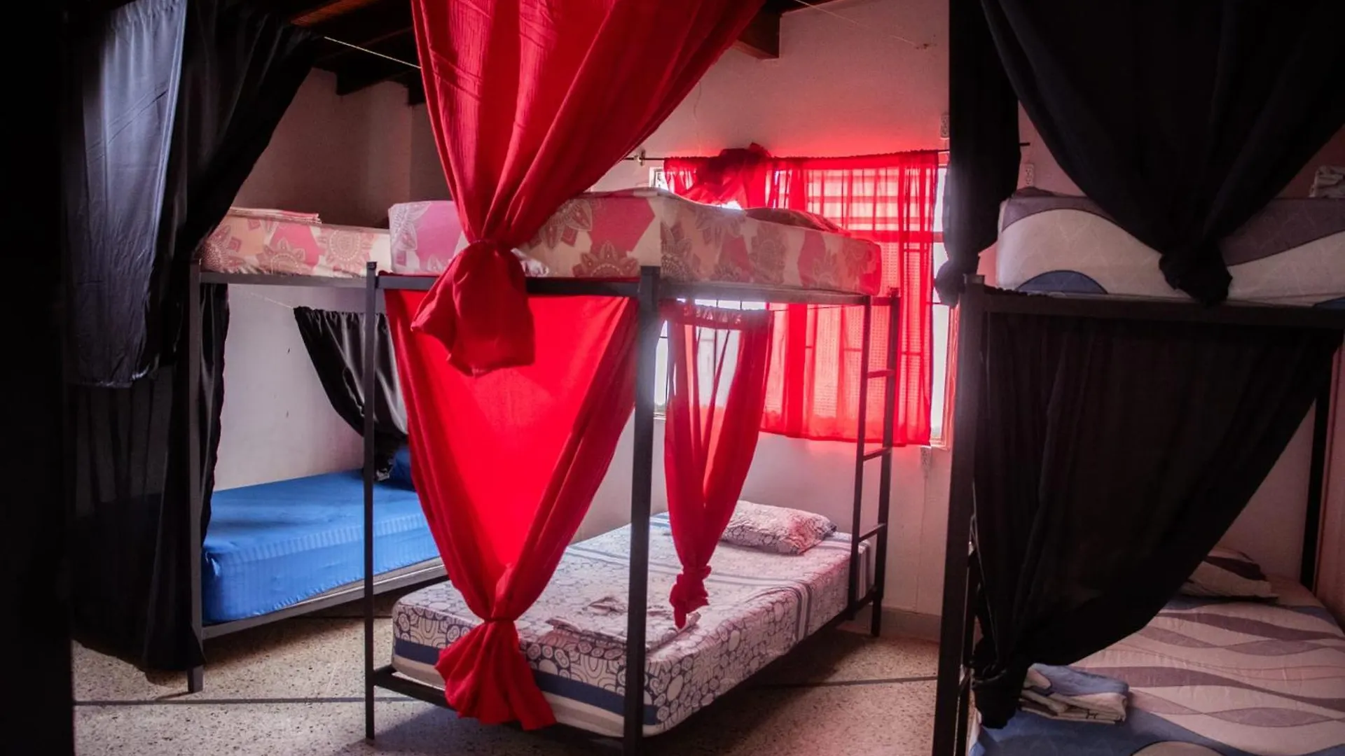 Guest house Casa Almarita - Hostal, Bar Y Restaurante Medellin