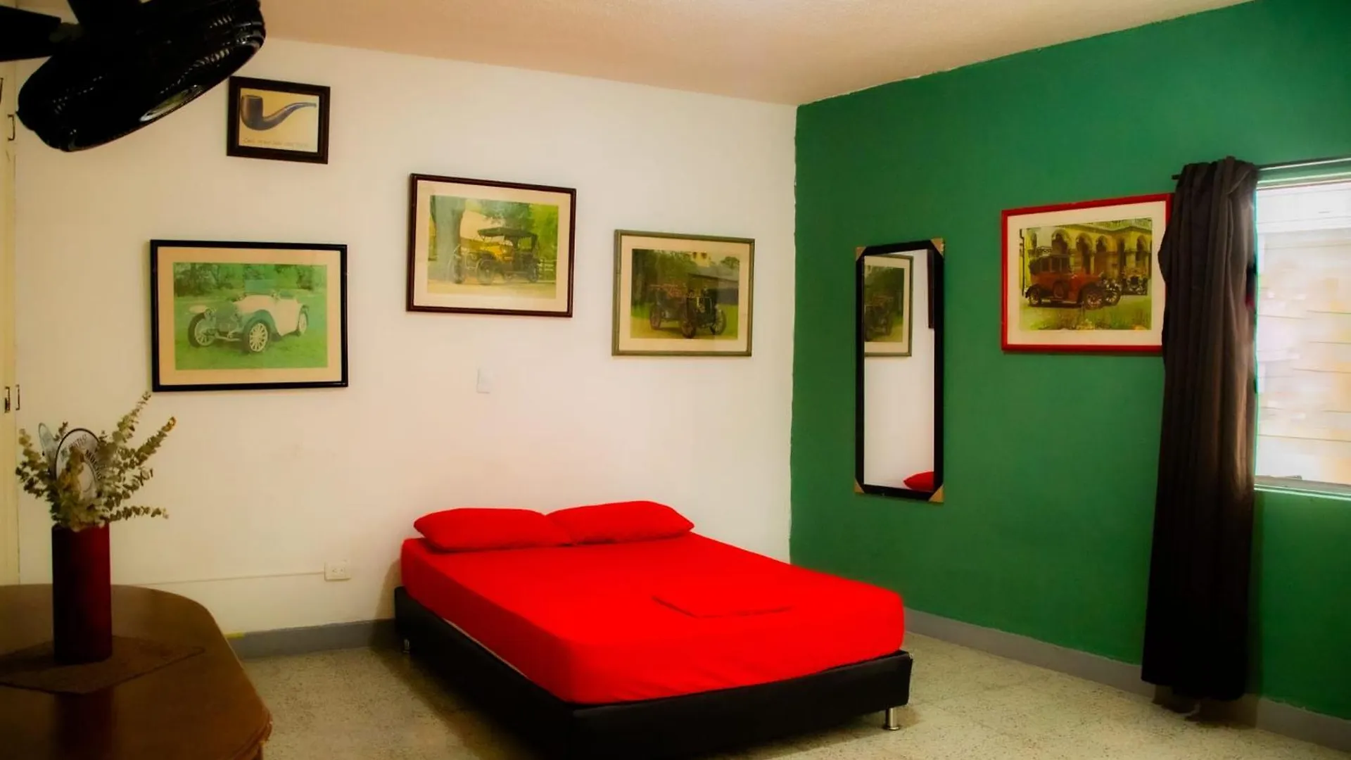 Guest house Casa Almarita - Hostal, Bar Y Restaurante Medellin
