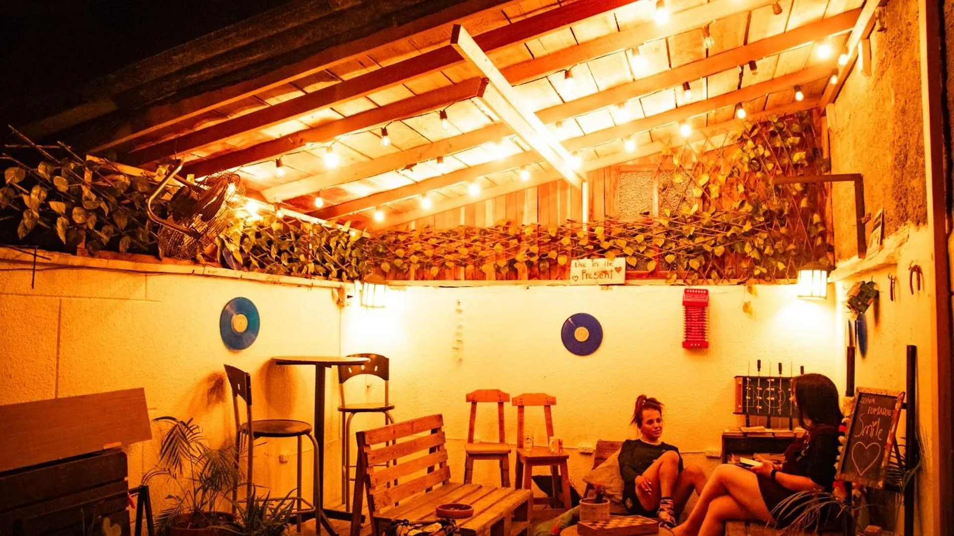 Casa Almarita - Hostal, Bar Y Restaurante Medellin